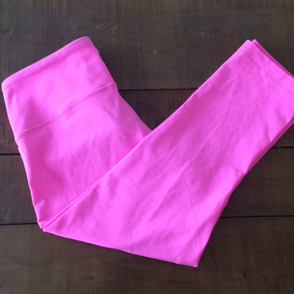 💜🍭🍬LULULEMON Wunder Unders  8🍭🍬💜